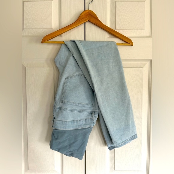 H&M Mama Ankle Light Blue Jeans | Sz M - Picture 1 of 7